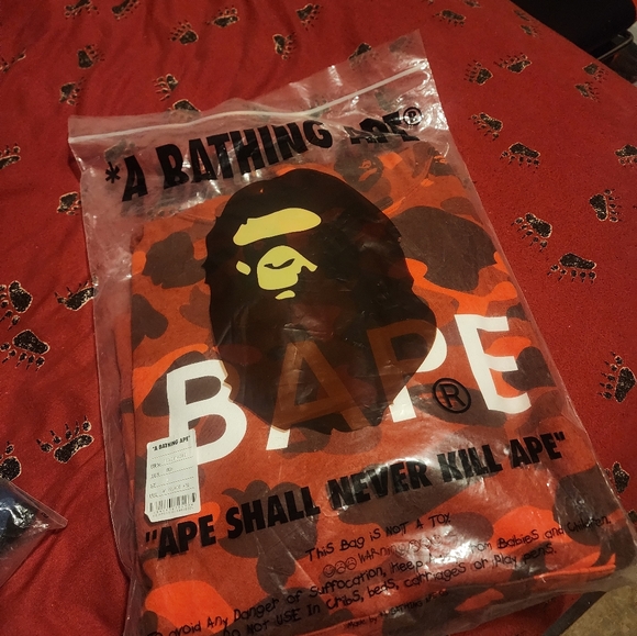 BAPE Red Camo Hoodie Size L - Picture 9 of 9